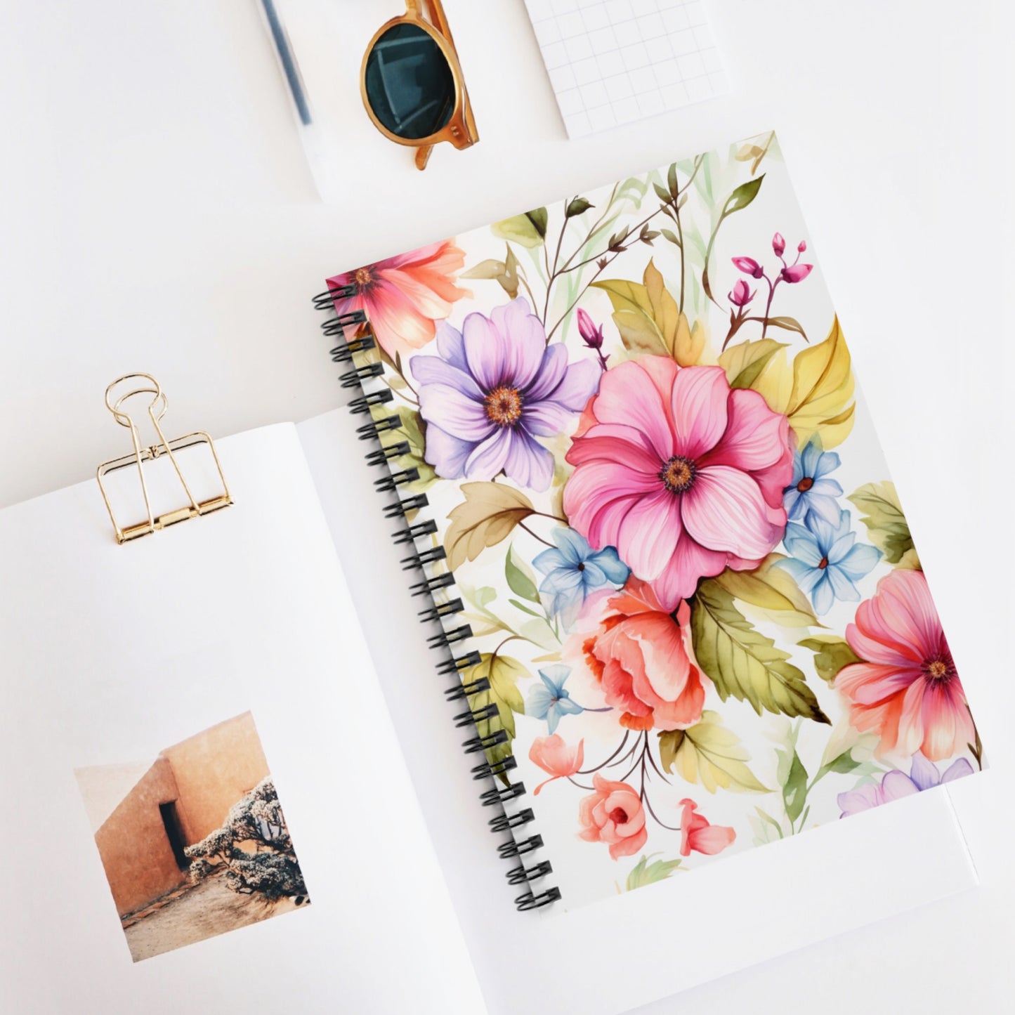 Summer Floral Fantasy: Vibrant Flowers Notebook